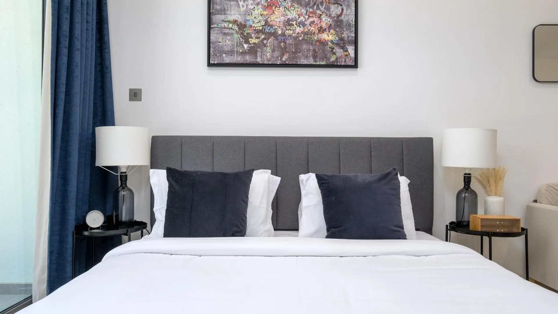 Downtown Apartment Studio Near Burj Khalifa Dubai United Arab Emirates