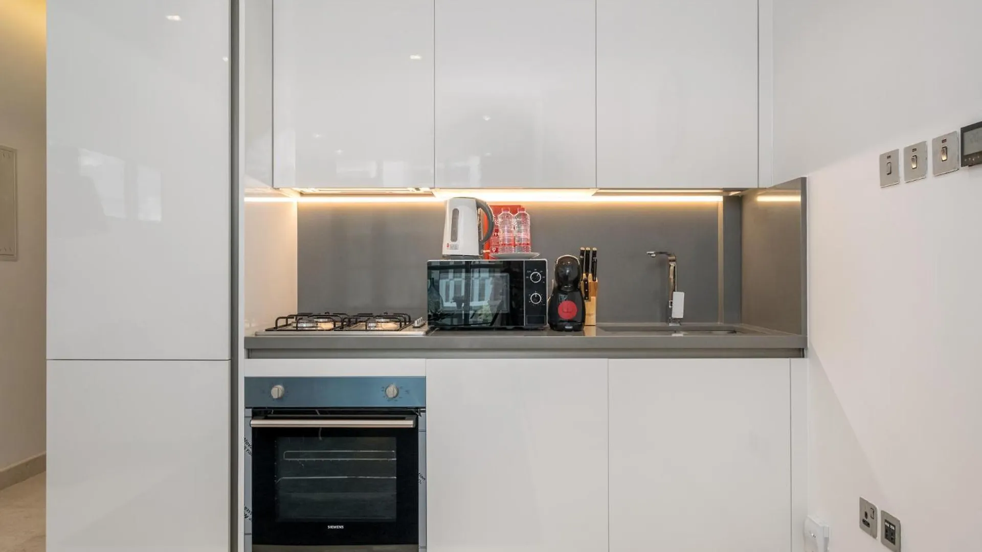 Downtown Apartment Studio Near Burj Khalifa Dubai 0*,  United Arab Emirates