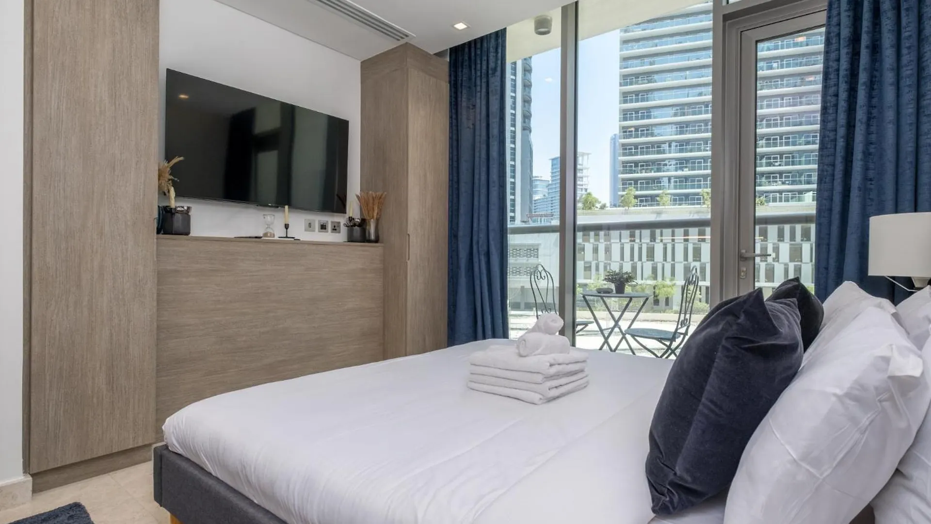 Downtown Apartment Studio Near Burj Khalifa Dubai